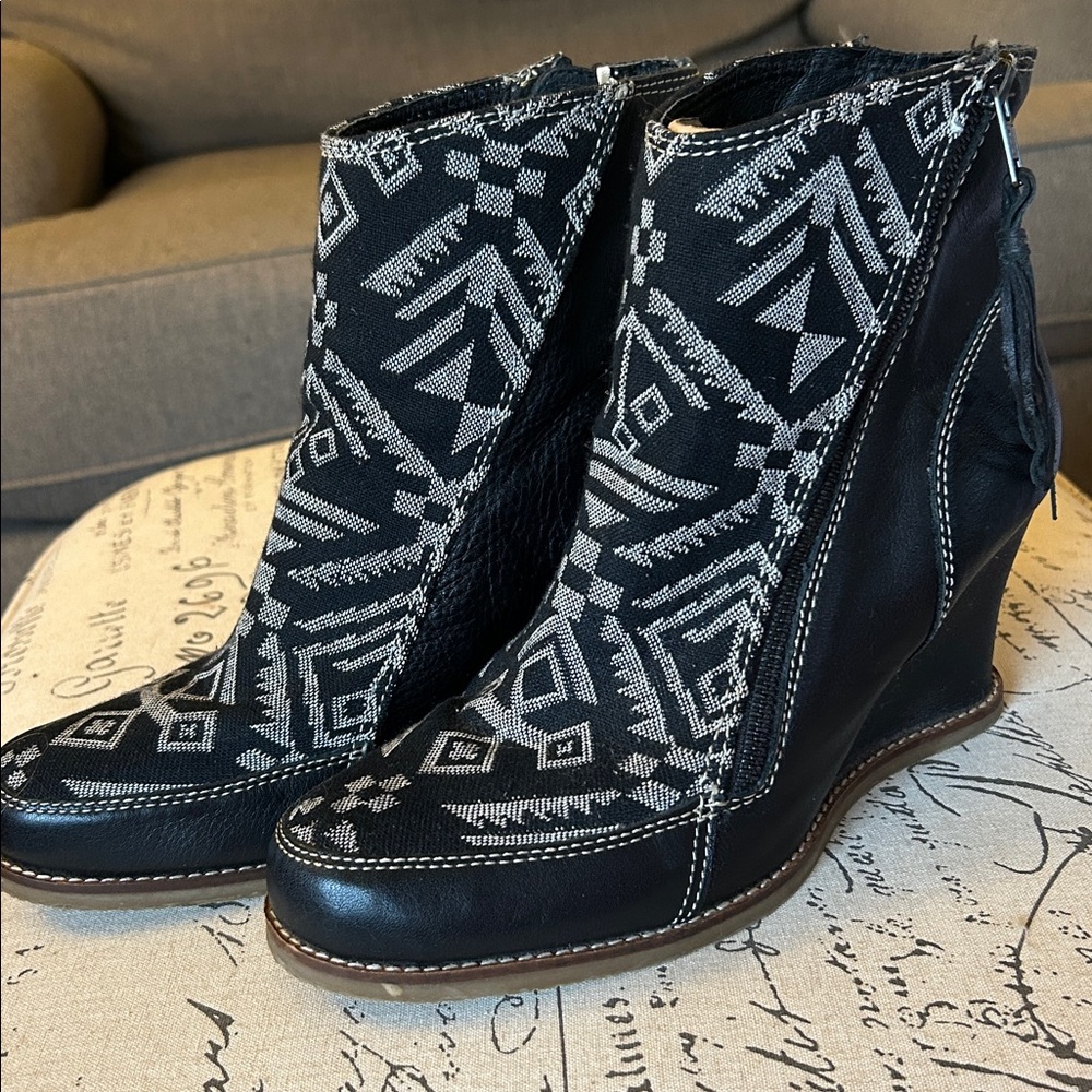 Buyamba Kotido Tapestry Wedge Booties Anthropologie Size 7 Circa 2014 Southwest